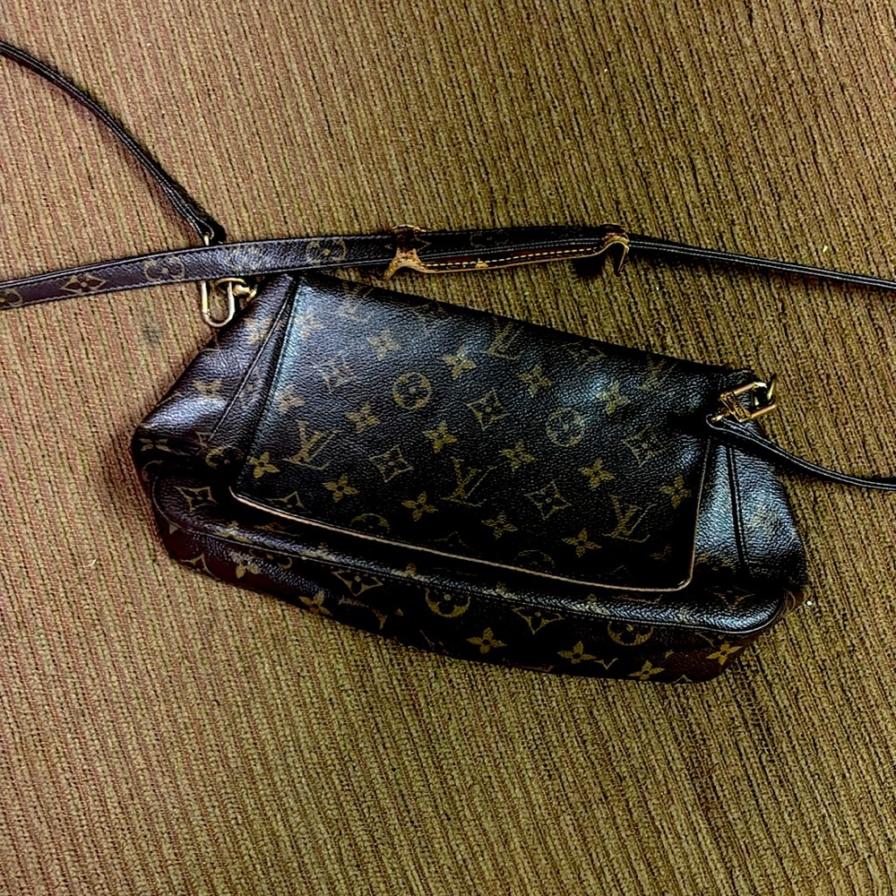 Louis Vuitton Crossbody